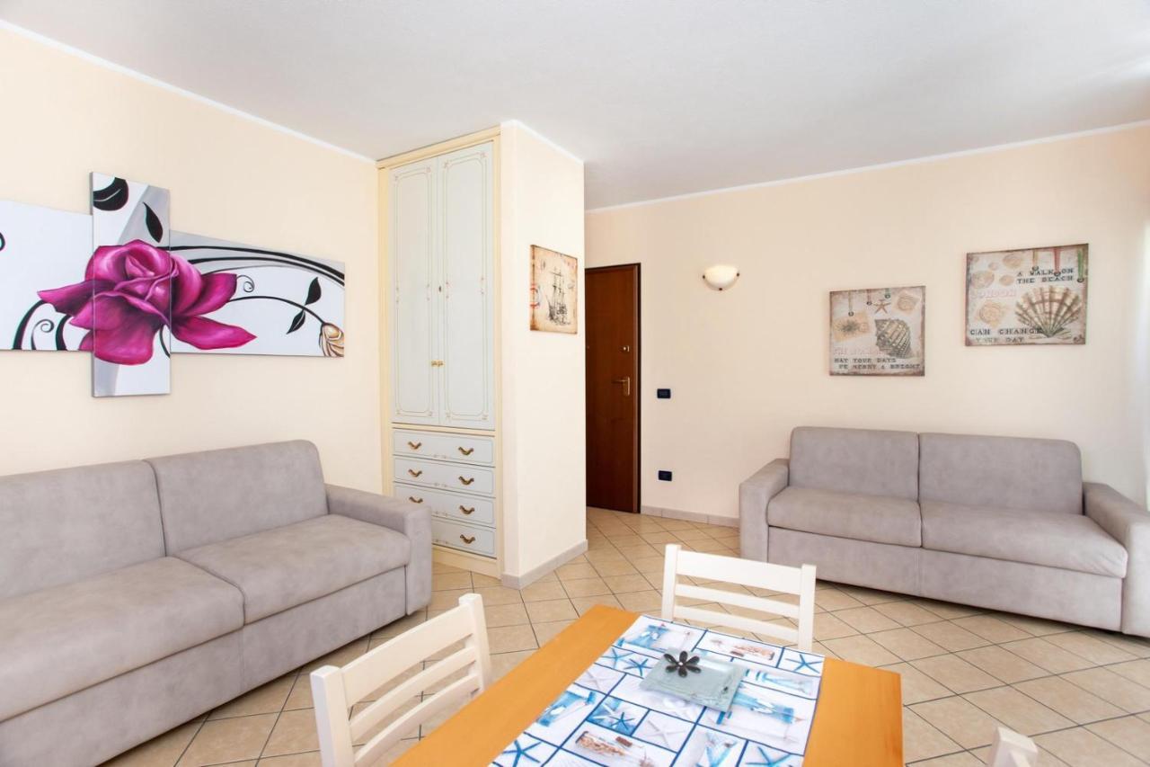 Le Residenze Blu Sardinia Aparthotel ลากาเลตตา ภายนอก รูปภาพ
